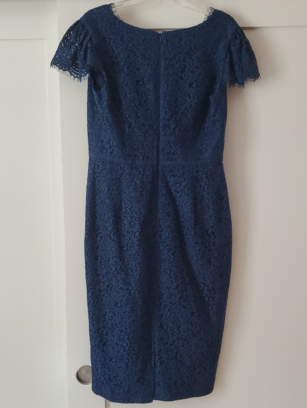 NWT Gal Meets Glam "Ginger" Rosebud Lace Sheath Dress Navy Blue Size 12 - Picture 11 of 12